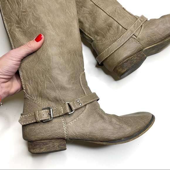 Breckelle’s Outlaw Taupe Knee High Western Boots Faux Leather Zippered Size 8 - Picture 7 of 10